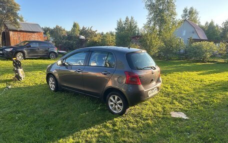 Toyota Yaris III рестайлинг, 2008 год, 460 000 рублей, 12 фотография