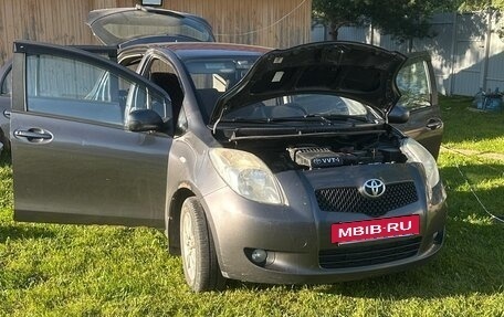 Toyota Yaris III рестайлинг, 2008 год, 460 000 рублей, 4 фотография