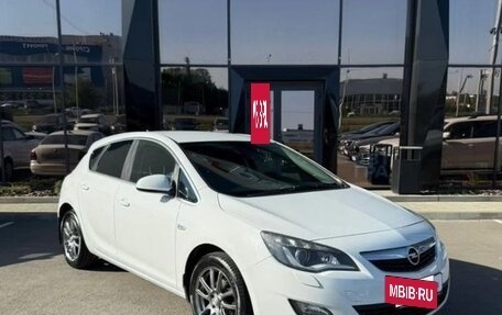 Opel Astra J, 2012 год, 730 000 рублей, 2 фотография