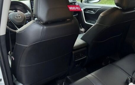 Toyota RAV4, 2020 год, 3 800 000 рублей, 7 фотография