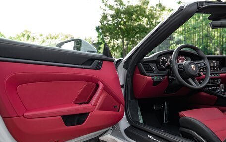 Porsche 911, 2025 год, 30 990 000 рублей, 21 фотография
