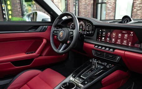 Porsche 911, 2025 год, 30 990 000 рублей, 24 фотография