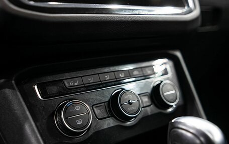 Volkswagen Tiguan II, 2020 год, 2 399 000 рублей, 12 фотография
