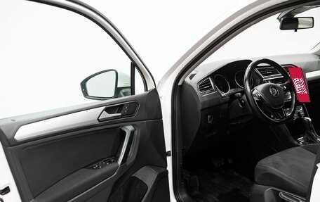 Volkswagen Tiguan II, 2020 год, 2 399 000 рублей, 7 фотография