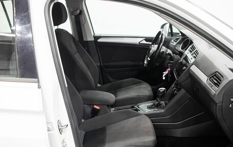 Volkswagen Tiguan II, 2020 год, 2 399 000 рублей, 18 фотография