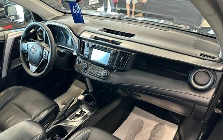 Toyota RAV4, 2015 год, 2 649 900 рублей, 13 фотография