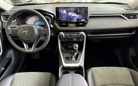 Toyota RAV4, 2025 год, 3 950 000 рублей, 14 фотография