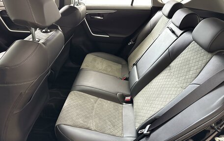 Toyota RAV4, 2025 год, 3 950 000 рублей, 24 фотография