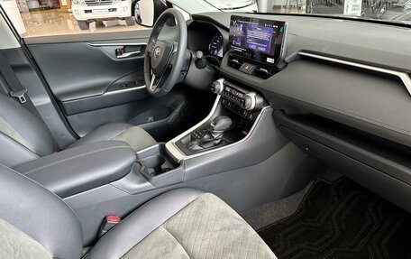 Toyota RAV4, 2025 год, 3 950 000 рублей, 21 фотография