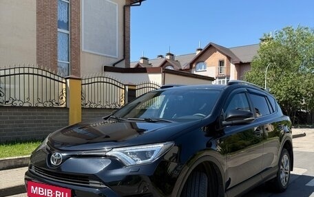 Toyota RAV4, 2018 год, 2 800 000 рублей, 2 фотография