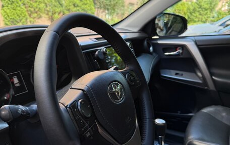 Toyota RAV4, 2018 год, 2 800 000 рублей, 8 фотография