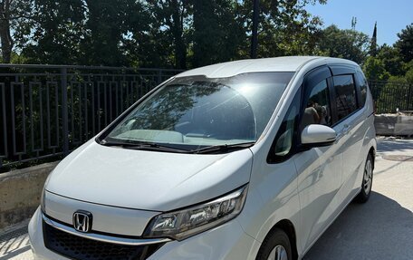 Honda Freed II, 2020 год, 1 770 000 рублей, 2 фотография