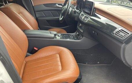 Mercedes-Benz CLS, 2015 год, 3 000 000 рублей, 13 фотография