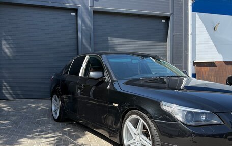 BMW 5 серия, 2004 год, 1 500 000 рублей, 3 фотография