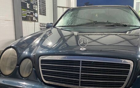 Mercedes-Benz E-Класс, 2000 год, 320 000 рублей, 2 фотография