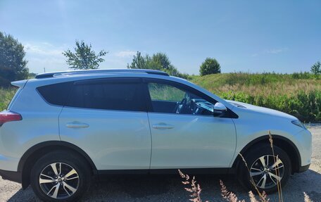 Toyota RAV4, 2017 год, 2 150 000 рублей, 2 фотография