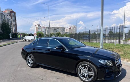 Mercedes-Benz E-Класс, 2020 год, 3 350 000 рублей, 2 фотография