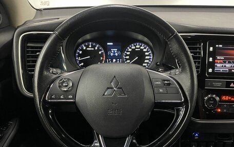 Mitsubishi Outlander III рестайлинг 3, 2020 год, 2 150 000 рублей, 15 фотография