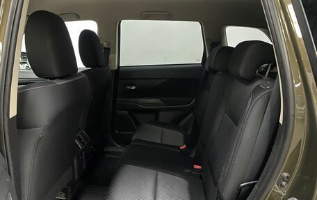 Mitsubishi Outlander III рестайлинг 3, 2020 год, 2 150 000 рублей, 23 фотография