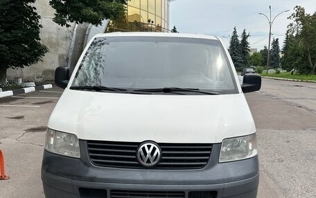Volkswagen Transporter T5 рестайлинг, 2005 год, 910 000 рублей, 2 фотография
