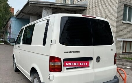 Volkswagen Transporter T5 рестайлинг, 2005 год, 910 000 рублей, 7 фотография