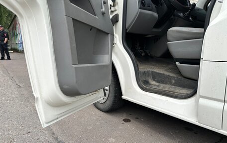 Volkswagen Transporter T5 рестайлинг, 2005 год, 910 000 рублей, 9 фотография