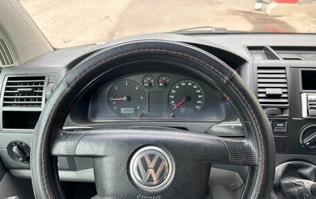 Volkswagen Transporter T5 рестайлинг, 2005 год, 910 000 рублей, 14 фотография