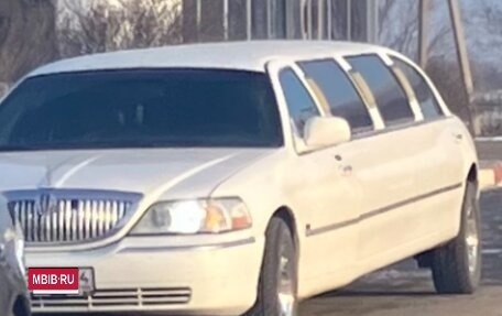 Lincoln Town Car III рестайлинг, 2003 год, 500 000 рублей, 7 фотография