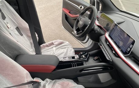 Geely Coolray I, 2024 год, 2 100 000 рублей, 2 фотография