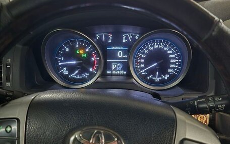 Toyota Land Cruiser 200, 2014 год, 3 300 000 рублей, 9 фотография