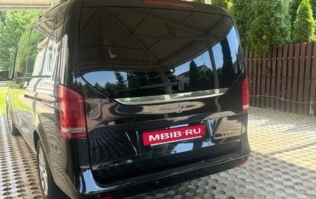 Mercedes-Benz V-Класс, 2016 год, 3 200 000 рублей, 4 фотография