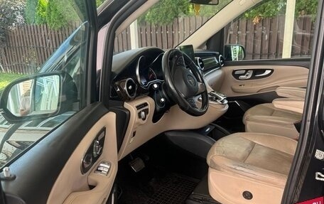 Mercedes-Benz V-Класс, 2016 год, 3 200 000 рублей, 2 фотография
