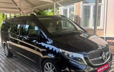Mercedes-Benz V-Класс, 2016 год, 3 200 000 рублей, 3 фотография