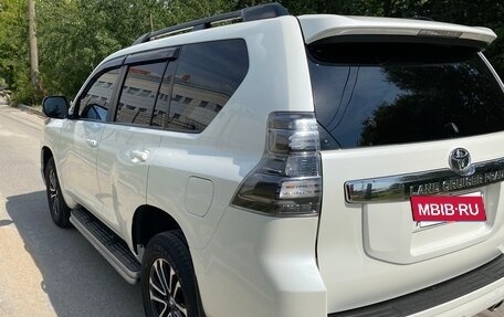 Toyota Land Cruiser Prado 150 рестайлинг 2, 2016 год, 4 200 000 рублей, 4 фотография