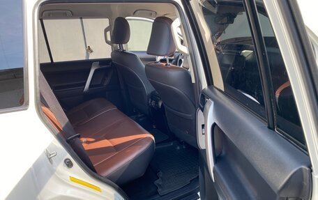 Toyota Land Cruiser Prado 150 рестайлинг 2, 2016 год, 4 200 000 рублей, 10 фотография