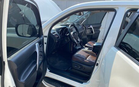 Toyota Land Cruiser Prado 150 рестайлинг 2, 2016 год, 4 200 000 рублей, 14 фотография