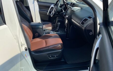 Toyota Land Cruiser Prado 150 рестайлинг 2, 2016 год, 4 200 000 рублей, 9 фотография