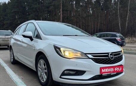 Opel Astra K, 2018 год, 1 200 000 рублей, 4 фотография
