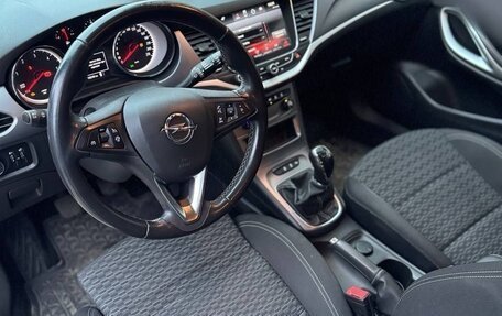 Opel Astra K, 2018 год, 1 200 000 рублей, 9 фотография