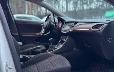Opel Astra K, 2018 год, 1 200 000 рублей, 11 фотография