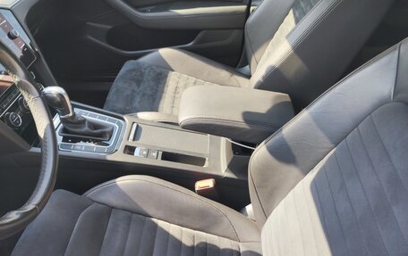 Volkswagen Passat B8 рестайлинг, 2019 год, 2 400 000 рублей, 18 фотография