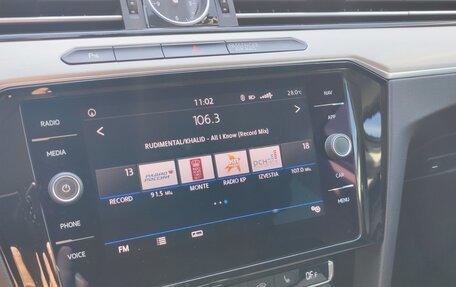 Volkswagen Passat B8 рестайлинг, 2019 год, 2 400 000 рублей, 19 фотография