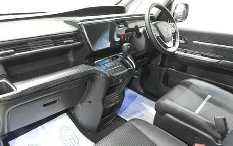 Honda Stepwgn IV, 2015 год, 1 999 000 рублей, 9 фотография