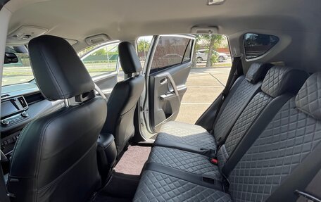 Toyota RAV4, 2018 год, 2 600 000 рублей, 9 фотография