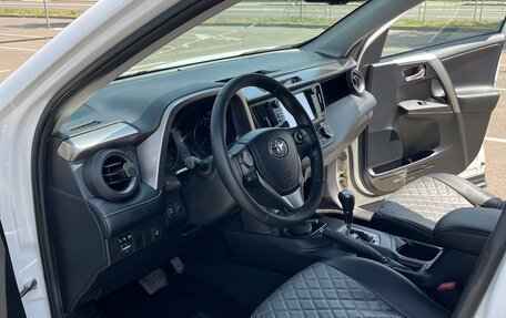 Toyota RAV4, 2018 год, 2 600 000 рублей, 8 фотография