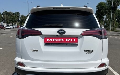 Toyota RAV4, 2018 год, 2 600 000 рублей, 2 фотография