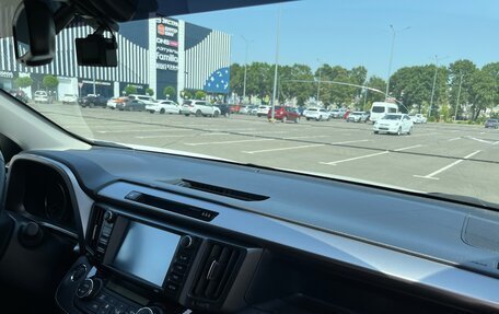 Toyota RAV4, 2018 год, 2 600 000 рублей, 12 фотография