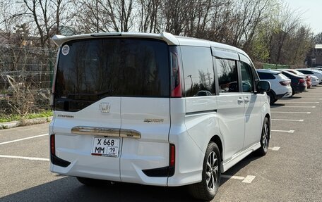 Honda Stepwgn IV, 2020 год, 3 050 000 рублей, 5 фотография