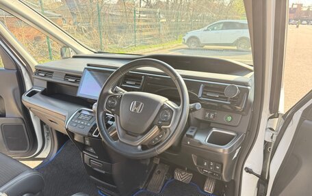 Honda Stepwgn IV, 2020 год, 3 050 000 рублей, 7 фотография