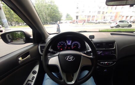 Hyundai Solaris II рестайлинг, 2011 год, 700 000 рублей, 5 фотография